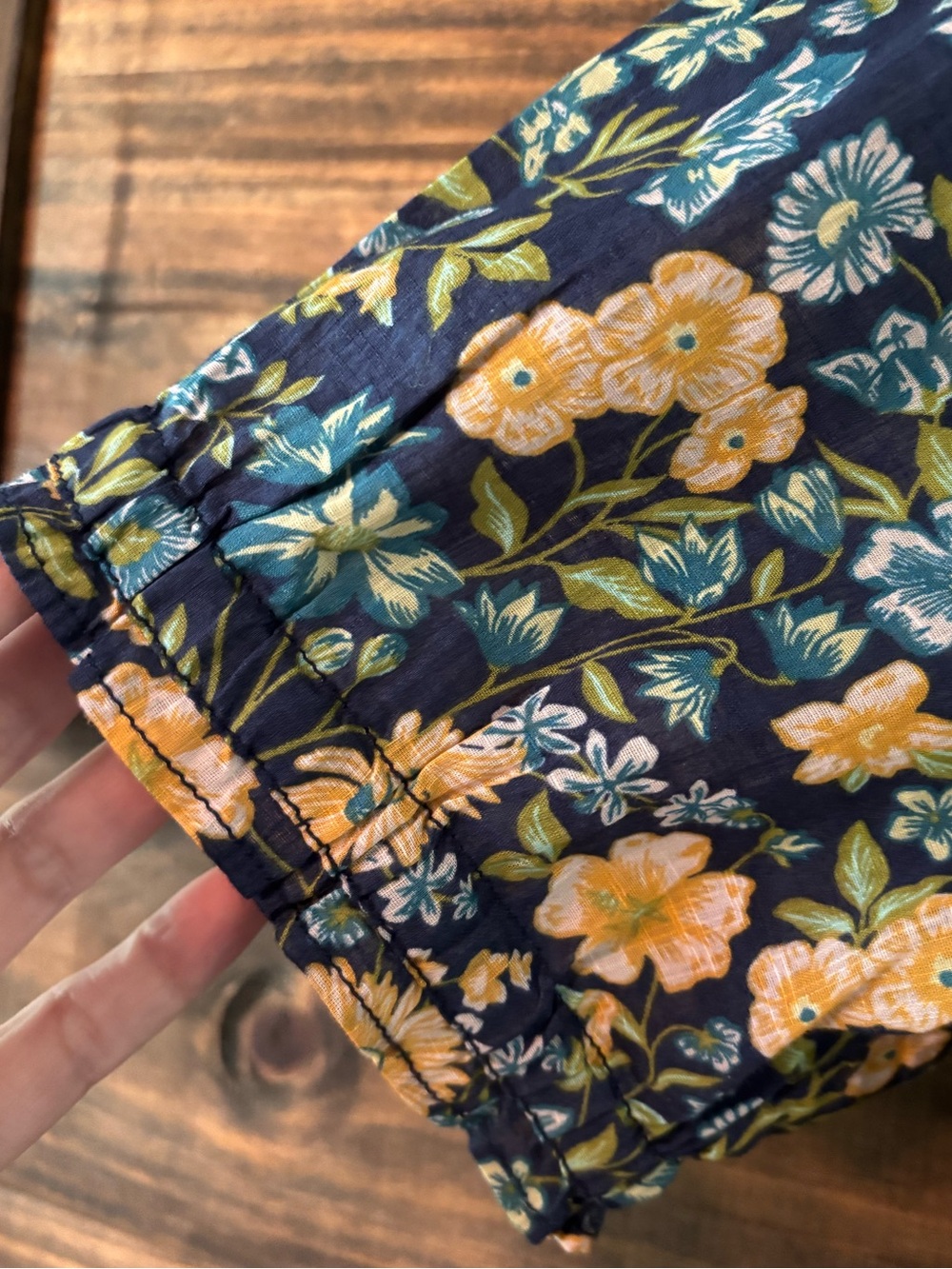 Pilcro Anthropologie Aly Puff-Sleeve Shirt in Navy Floral size M - Picture 12 of 12